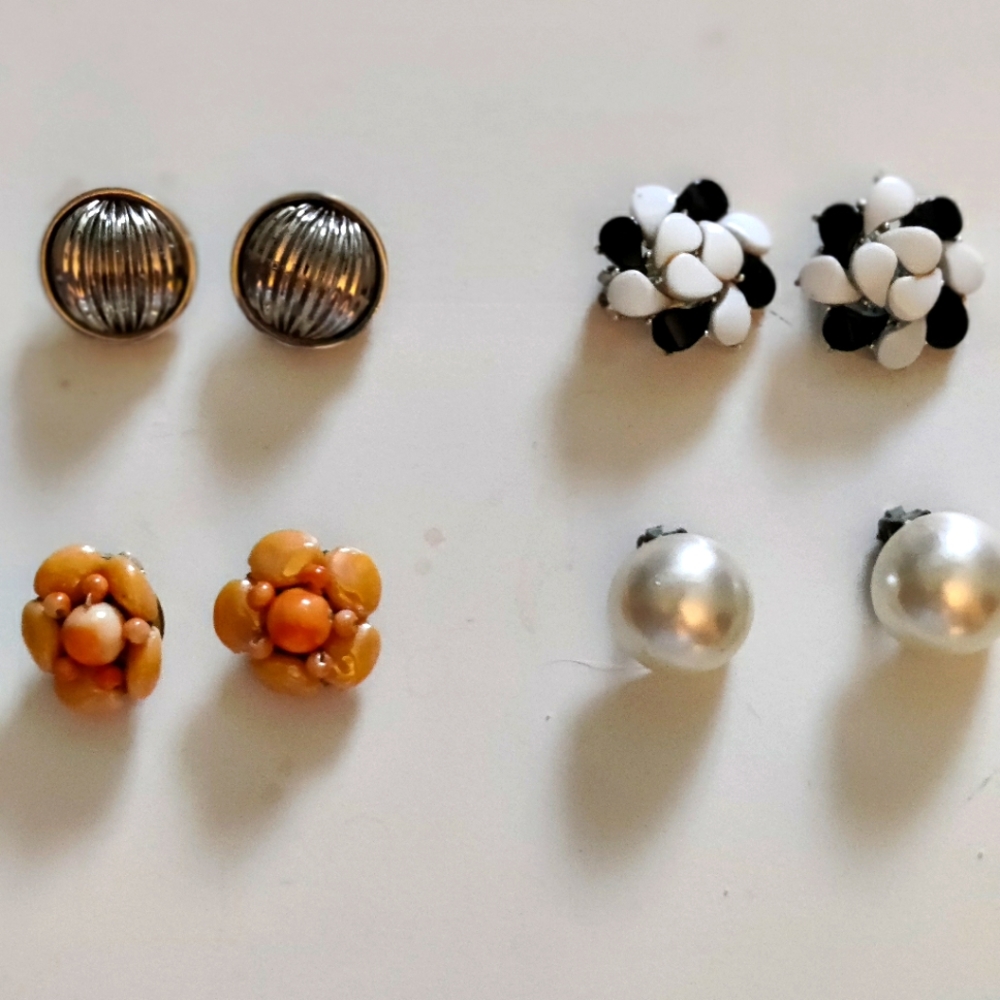 Vintage clip earrings lot